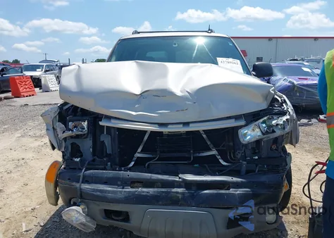 2004 Chevrolet Tahoe K1500 z USA, uszkodzony, nr VIN 1GNEK13Z34R277993